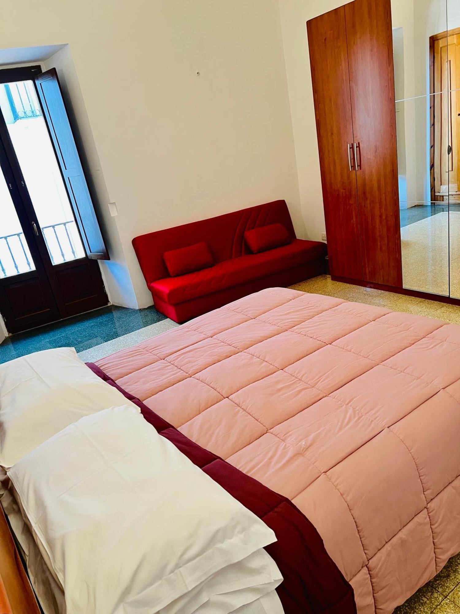 Regina D'Aragona Casa Vacanze ซุลโมนา ภายนอก รูปภาพ