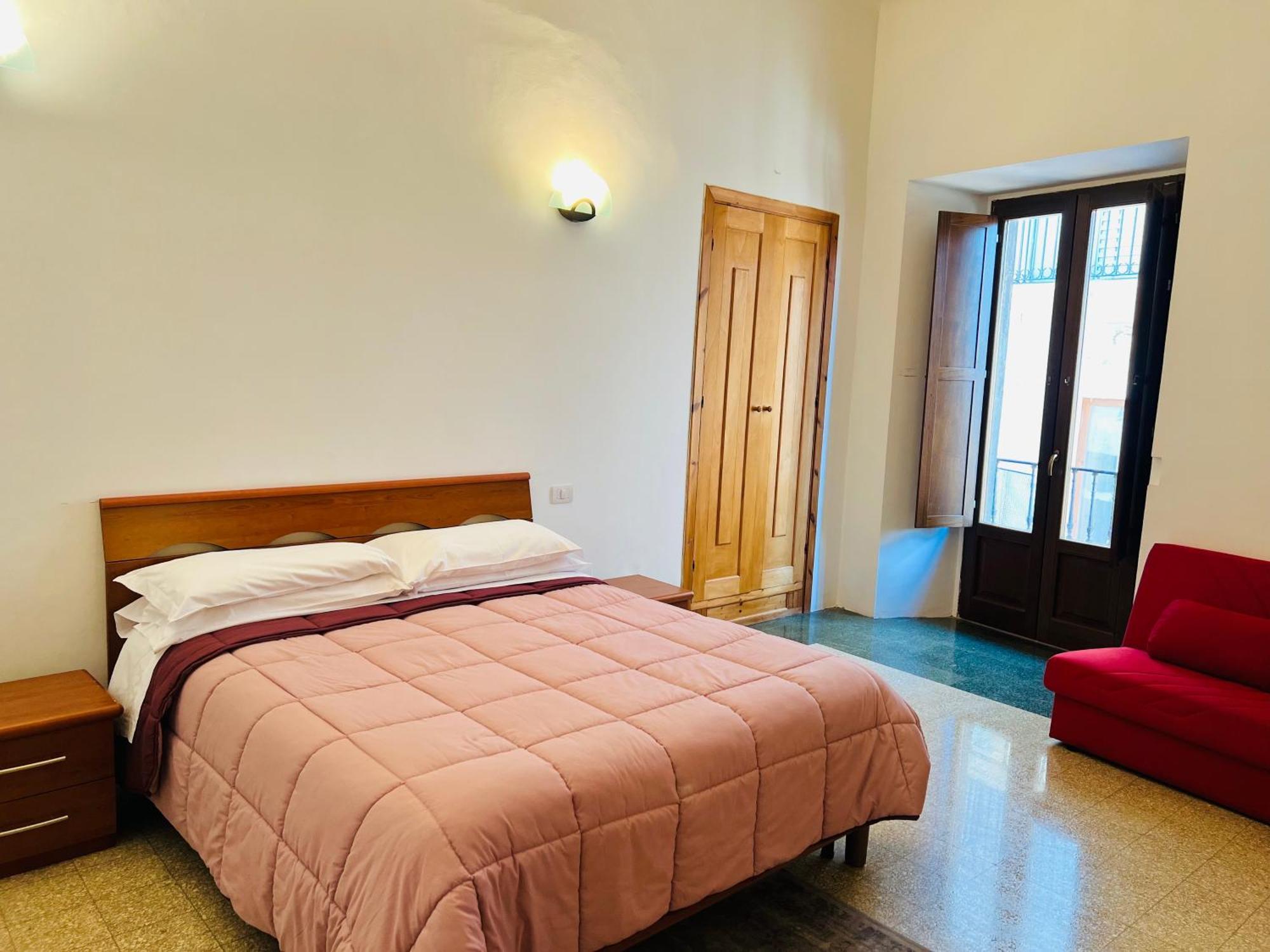 Regina D'Aragona Casa Vacanze ซุลโมนา ภายนอก รูปภาพ