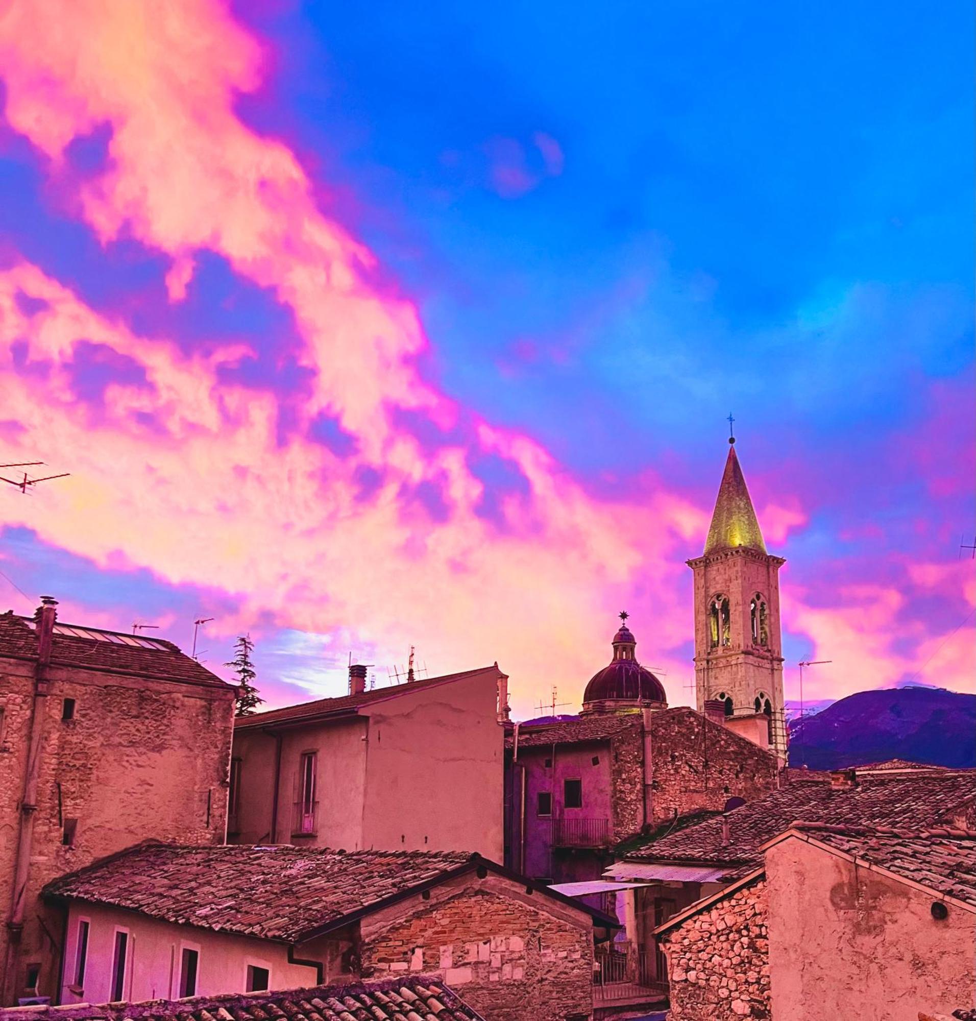 Regina D'Aragona Casa Vacanze ซุลโมนา ภายนอก รูปภาพ